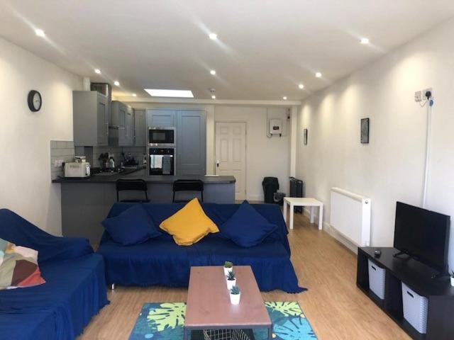 Short Term Lets From £15 Per Person Per Night Lägenhet Bristol Exteriör bild