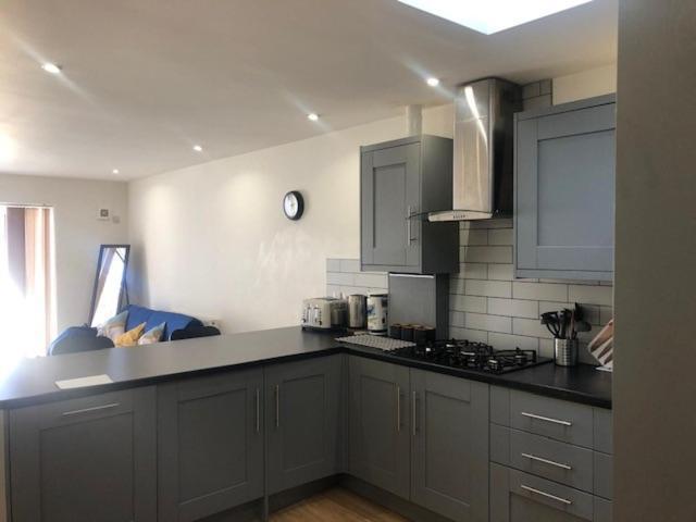 Short Term Lets From £15 Per Person Per Night Lägenhet Bristol Exteriör bild