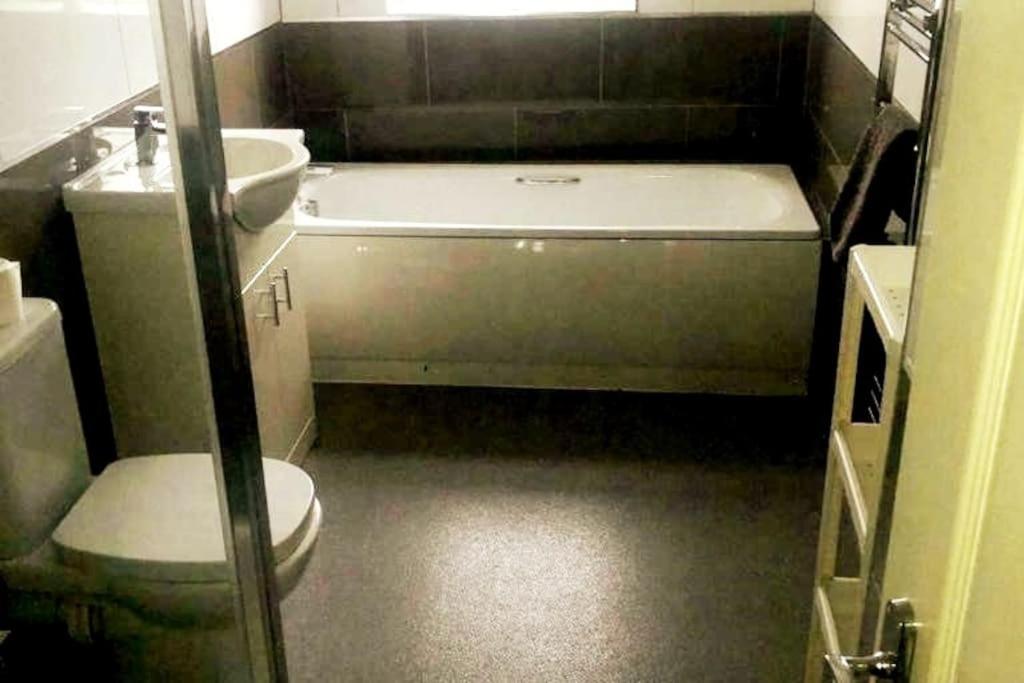 Short Term Lets From £15 Per Person Per Night Lägenhet Bristol Exteriör bild