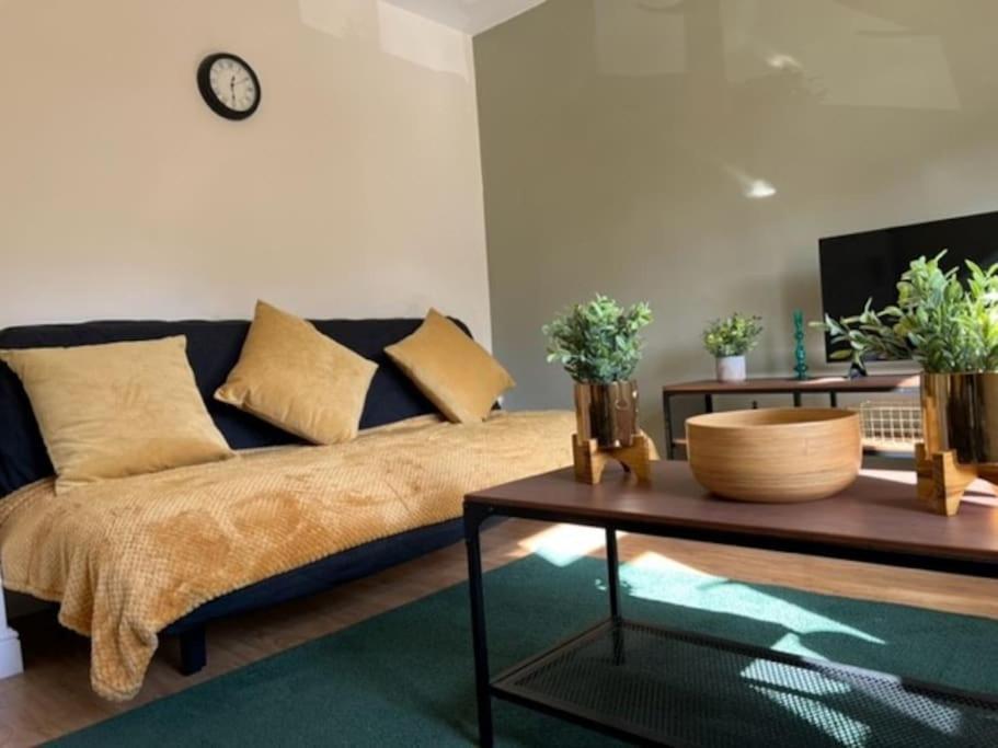 Short Term Lets From £15 Per Person Per Night Lägenhet Bristol Exteriör bild