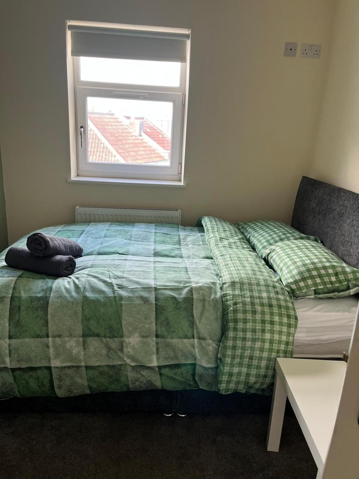 Short Term Lets From £15 Per Person Per Night Lägenhet Bristol Exteriör bild